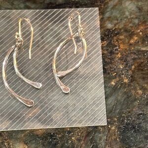 Sterling  Silver Drop Earrings🌺NWTs